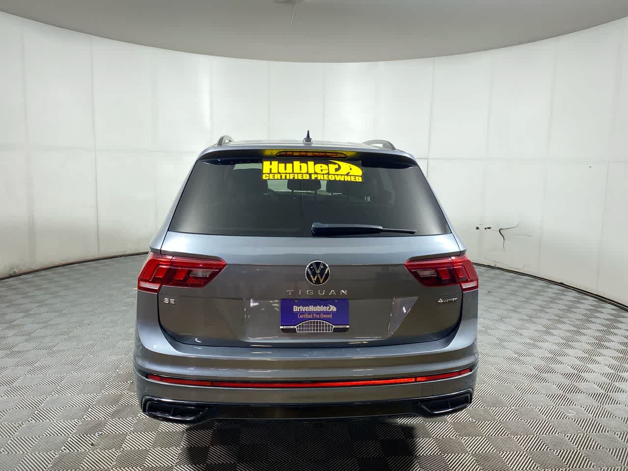 2023 Volkswagen Tiguan SE R-Line Black photo 2