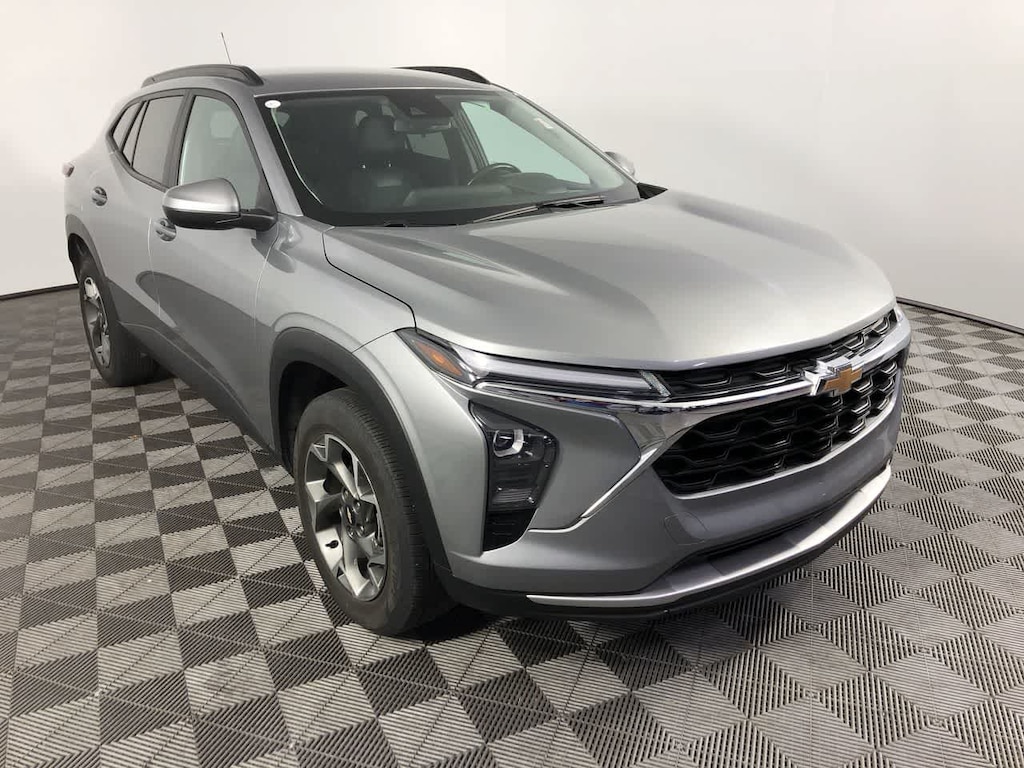 Used 2024 Chevrolet Trax LT SUV