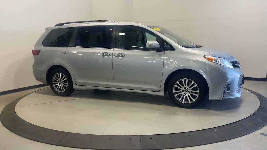 Used 2019 Toyota Sienna XLE Van