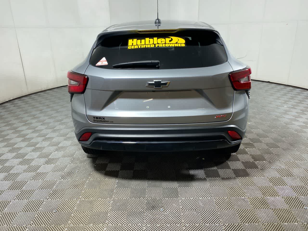 2024 Chevrolet Trax photo 2