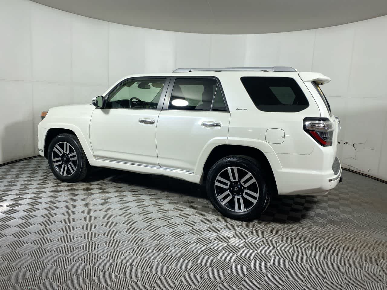 2022 Toyota 4Runner Limited photo 4