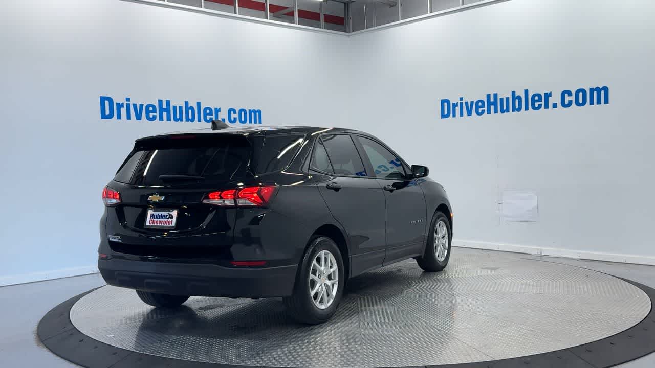 2022 Chevrolet Equinox LS photo 3