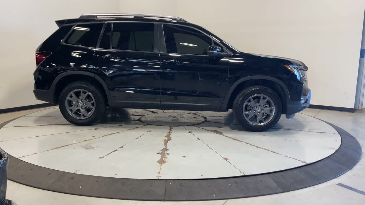 2025 Honda Passport TrailSport photo 2