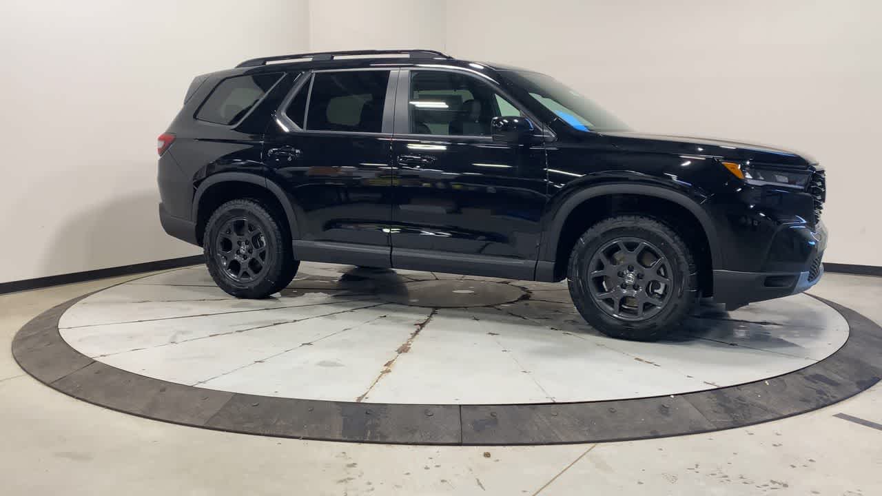 2025 Honda Pilot TrailSport photo 4