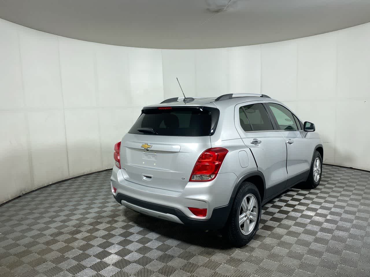 2020 Chevrolet Trax LT photo 2