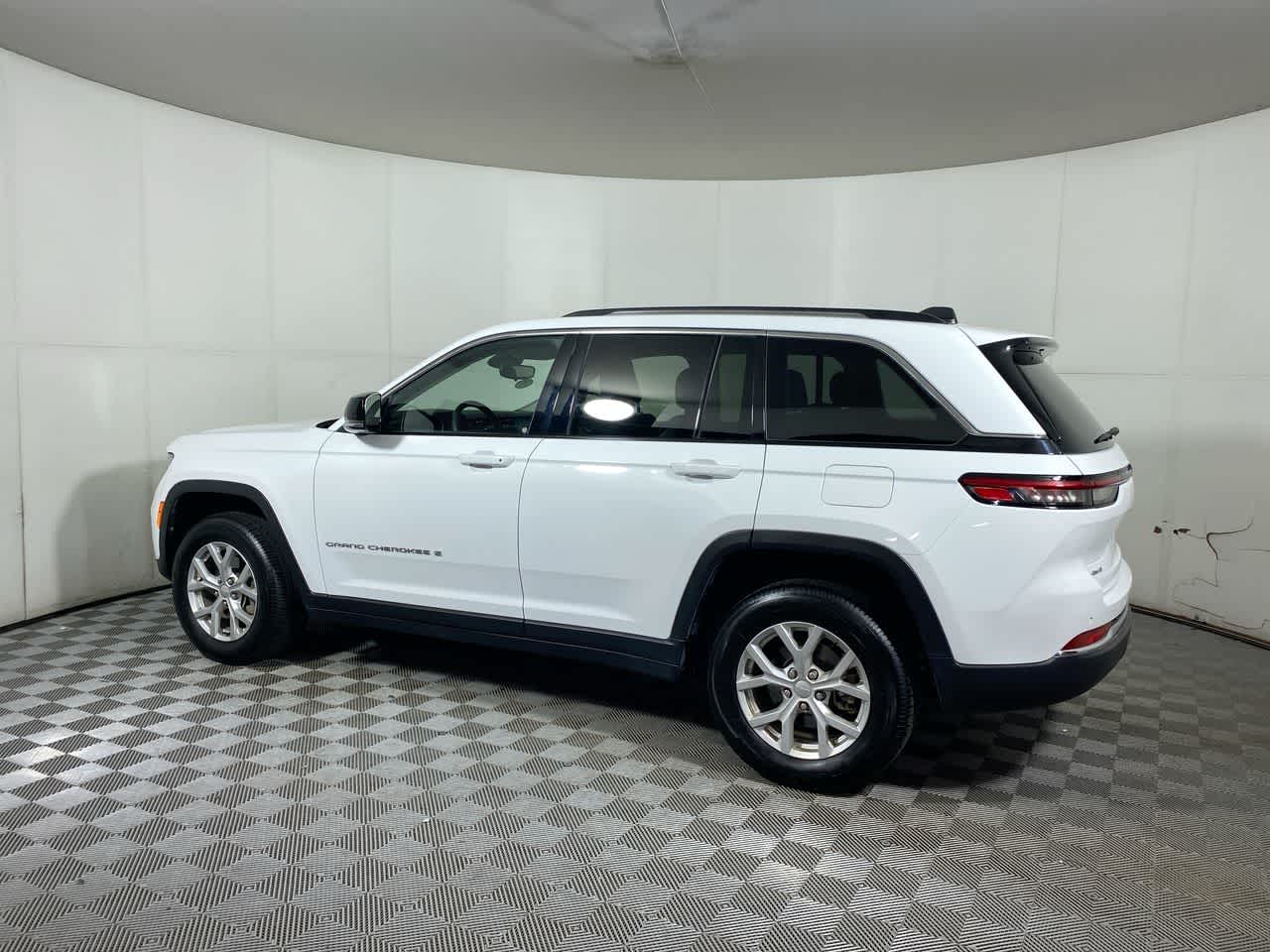 2023 Jeep Grand Cherokee Limited photo 4