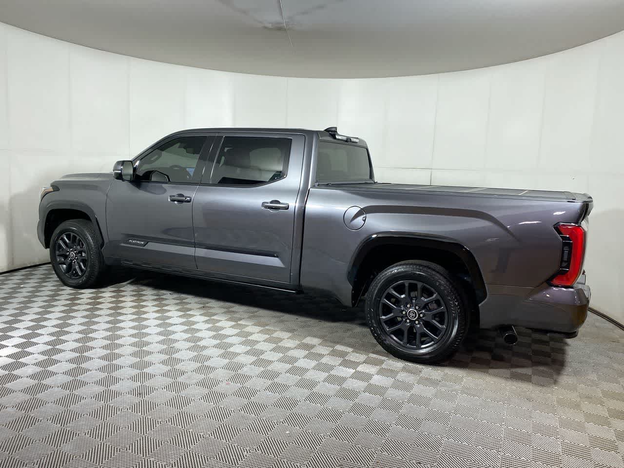 2023 Toyota Tundra Platinum CrewMax photo 3