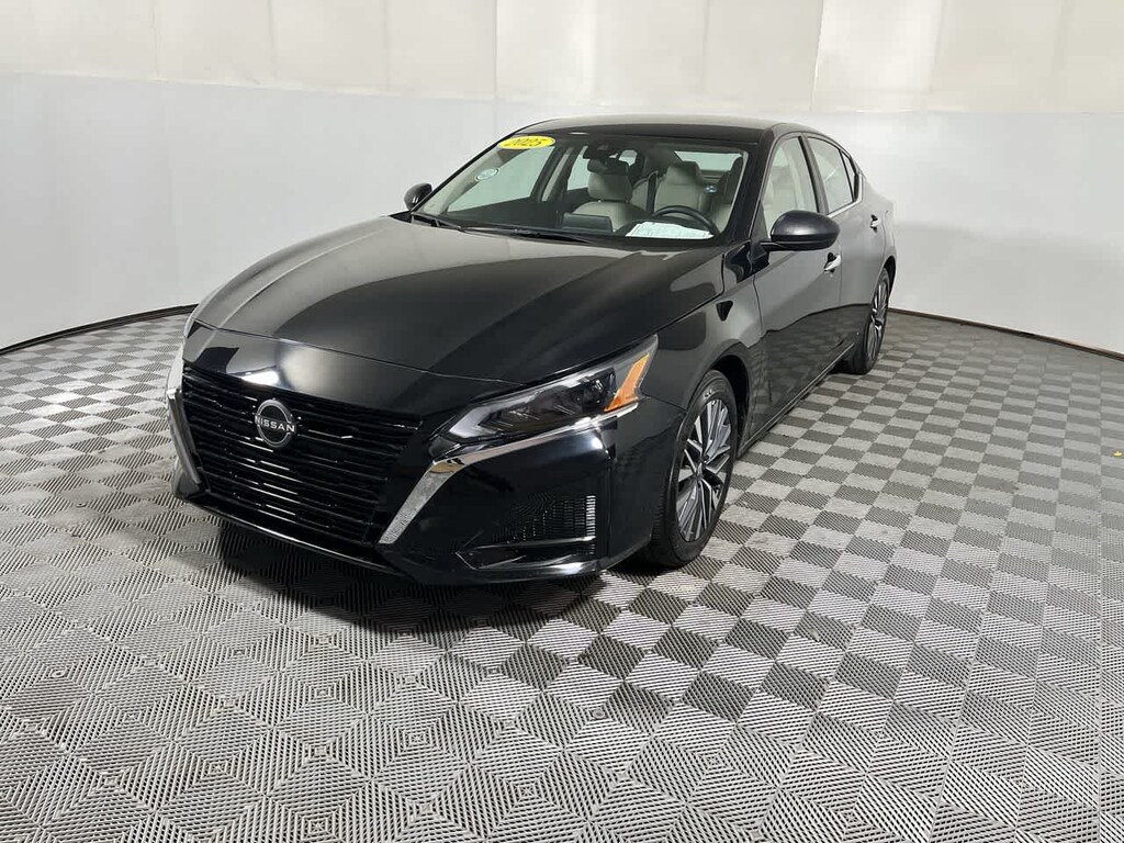 Used 2025 Nissan Altima SV Sedan