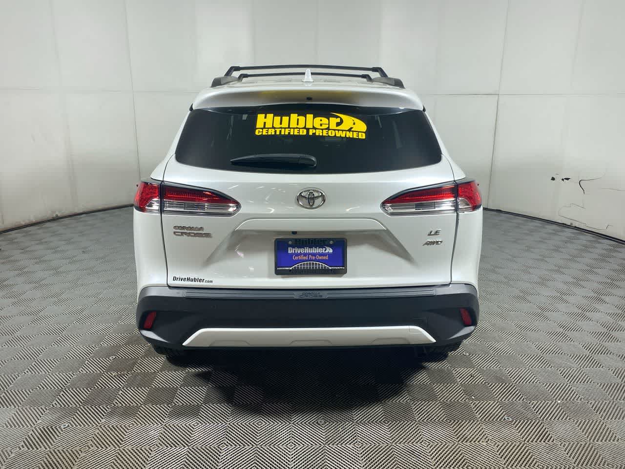 2022 Toyota Corolla Cross LE photo 3