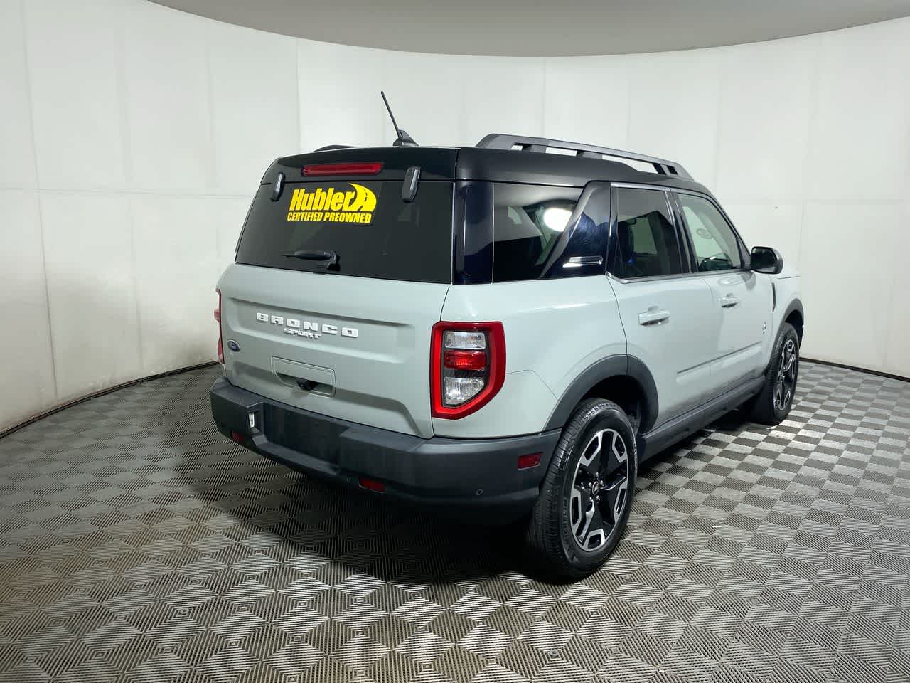 2022 Ford Bronco Sport Outer Banks photo 2