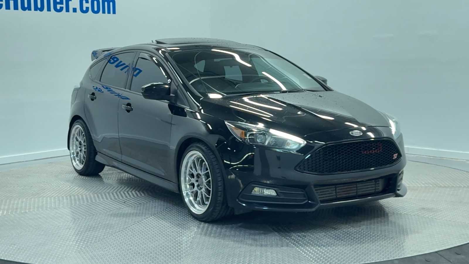 2018 Ford Focus ST photo 2