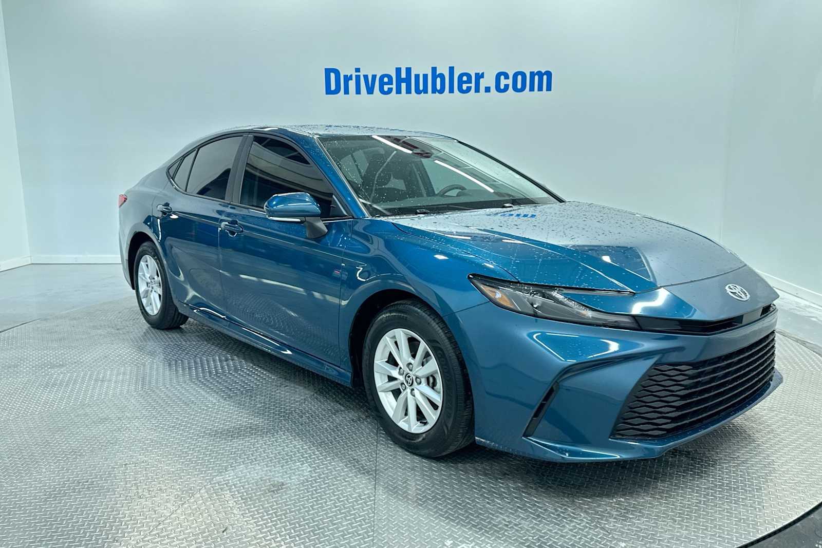 2025 Toyota Camry LE photo 2