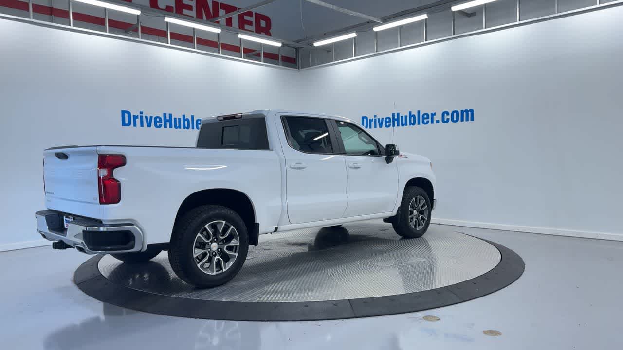 2025 Chevrolet Silverado 1500 LT photo 3