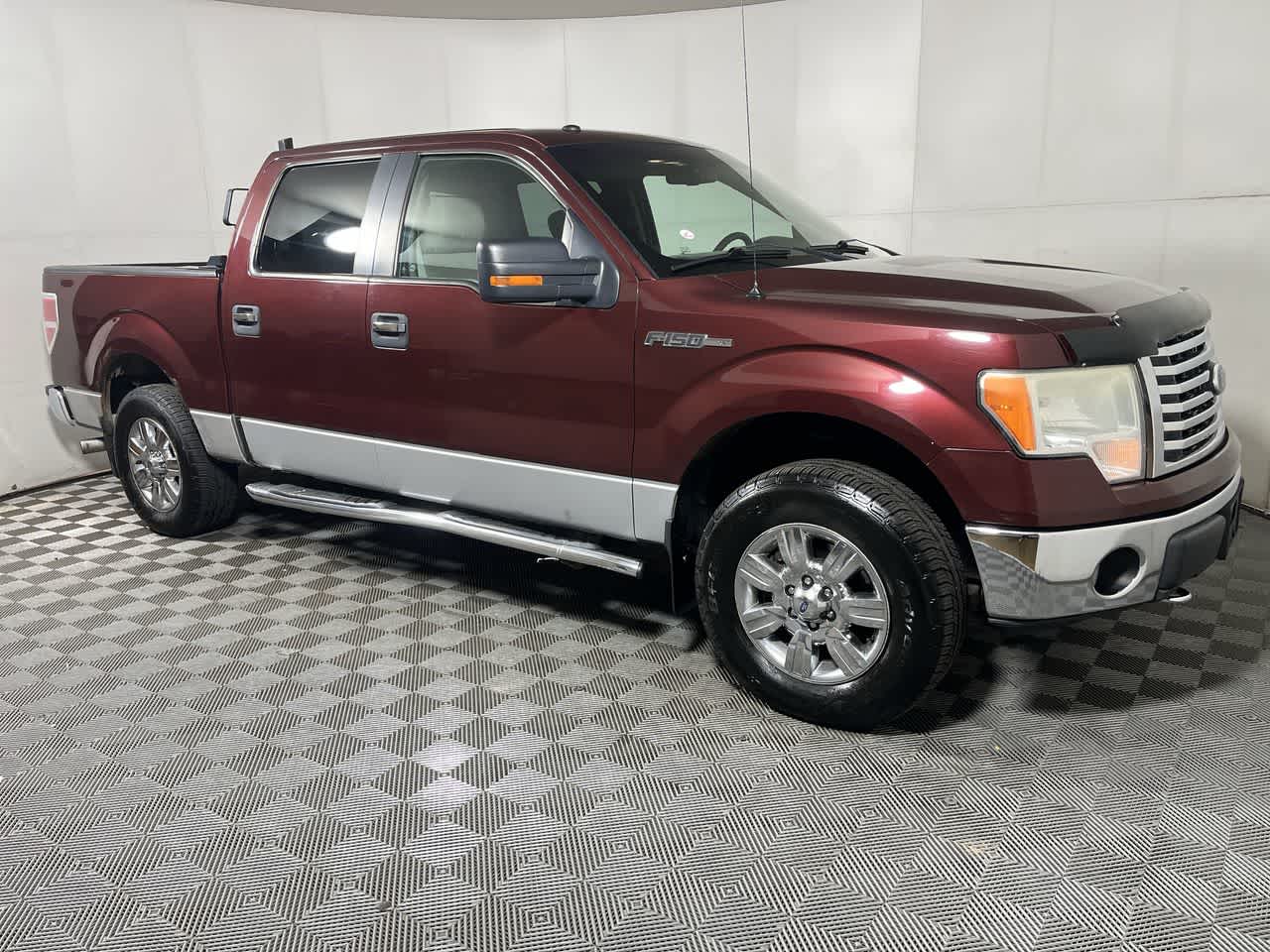 2010 Ford F-150 XLT photo 2
