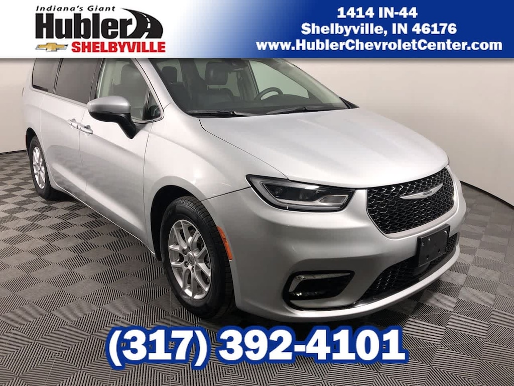 Used 2023 Chrysler Pacifica Touring L Van Passenger Van