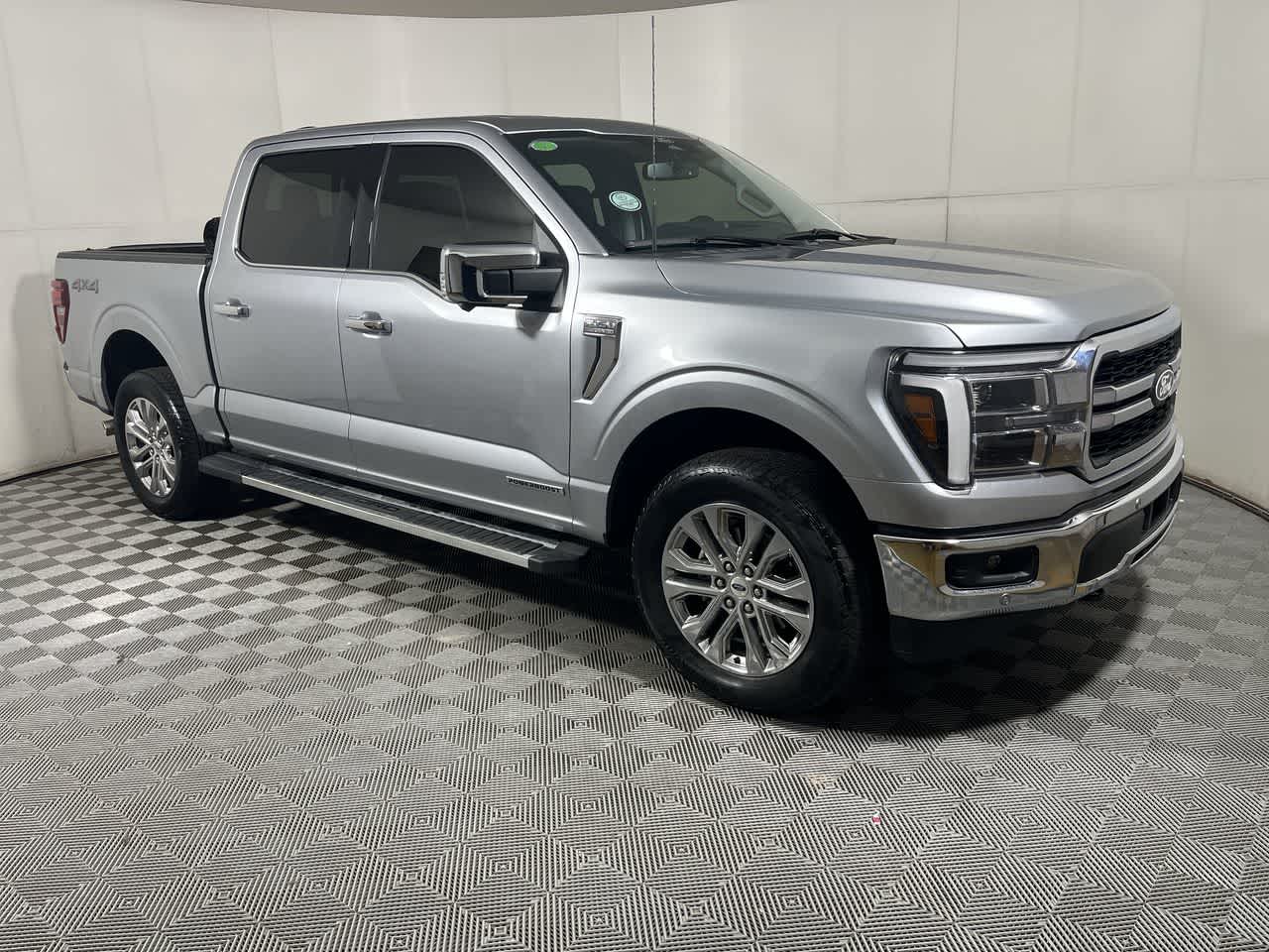 2025 Ford F-150 Lariat photo 2