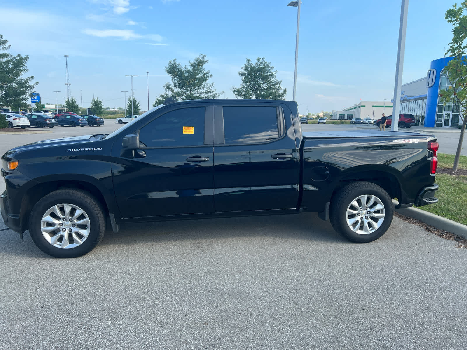 2020 Chevrolet Silverado 1500 Custom photo 2