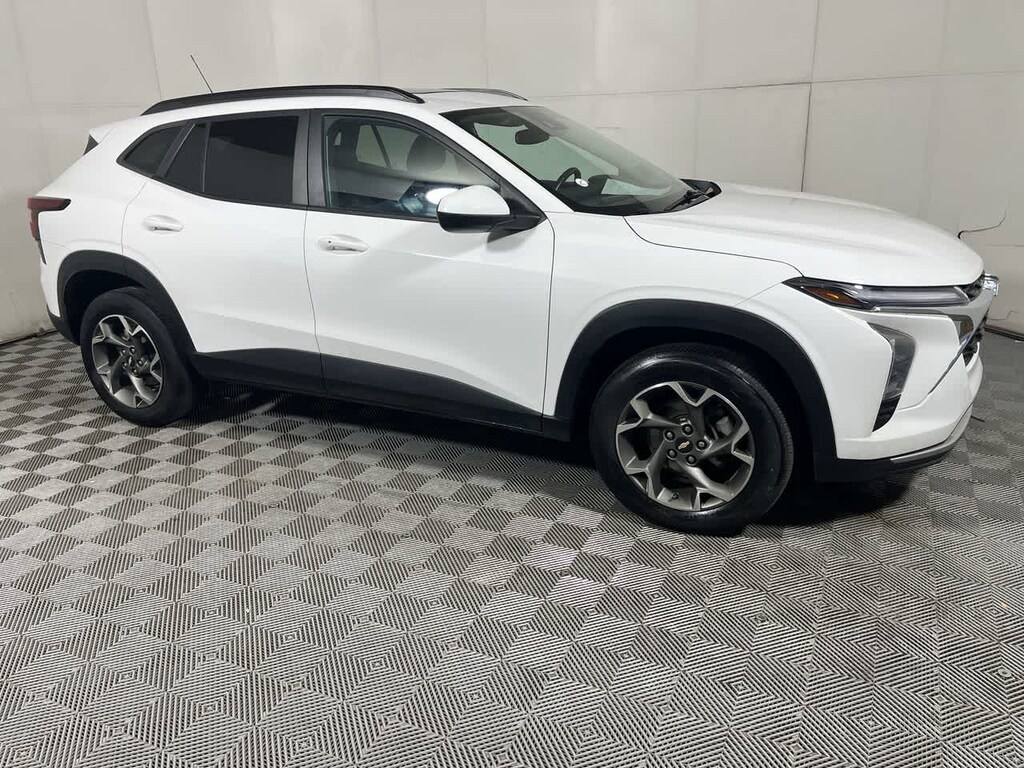 Used 2024 Chevrolet Trax LT SUV