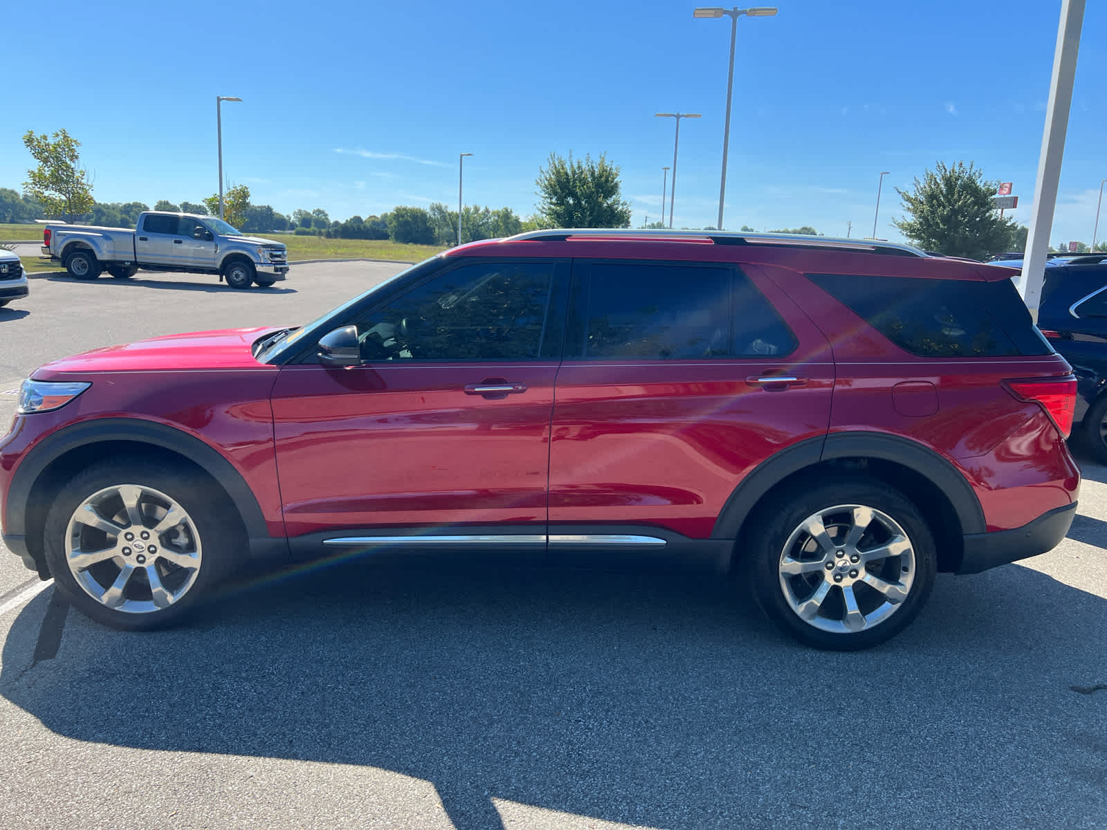 2020 Ford Explorer Platinum photo 3