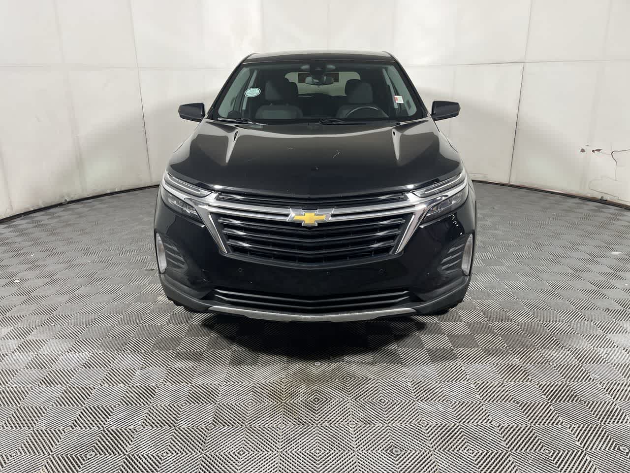 2023 Chevrolet Equinox LT photo 2