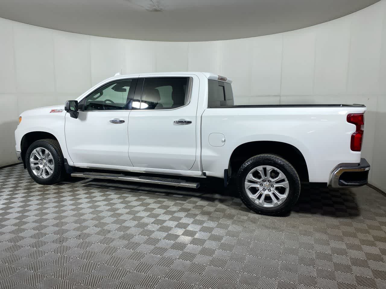 2023 Chevrolet Silverado 1500 LTZ photo 4