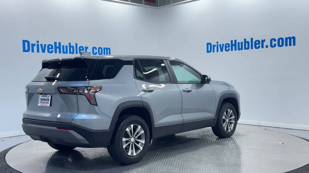 2025 Chevrolet Equinox LT photo 2