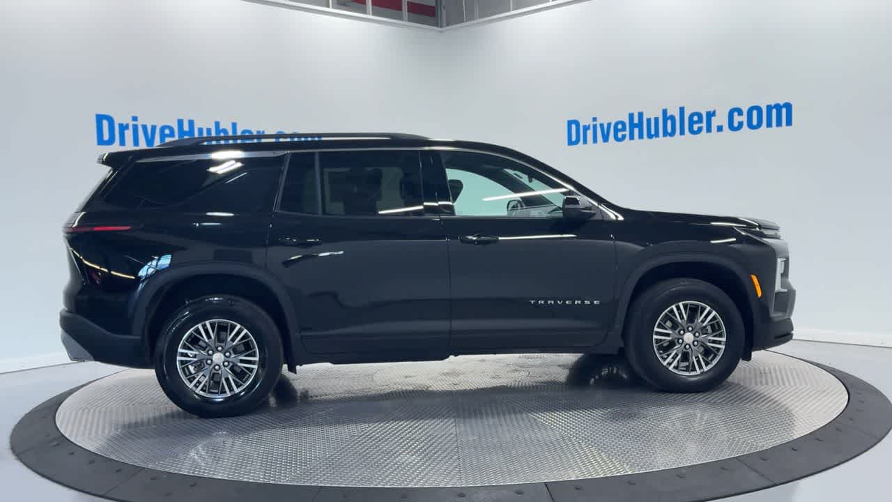 2024 Chevrolet Traverse photo 3