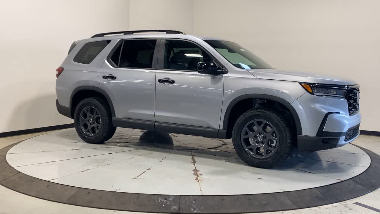2025 Honda Pilot TrailSport photo 4