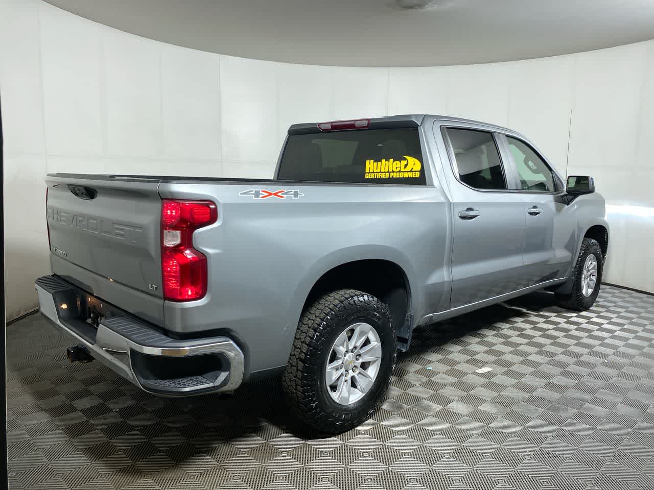 2023 Chevrolet Silverado 1500 LT photo 2