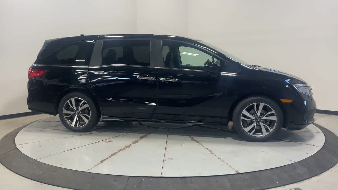 2023 Honda Odyssey Touring photo 4