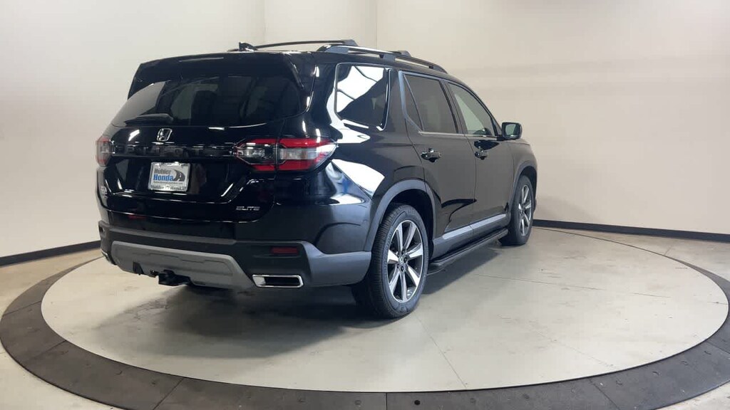 Used 2025 Honda Pilot Elite SUV
