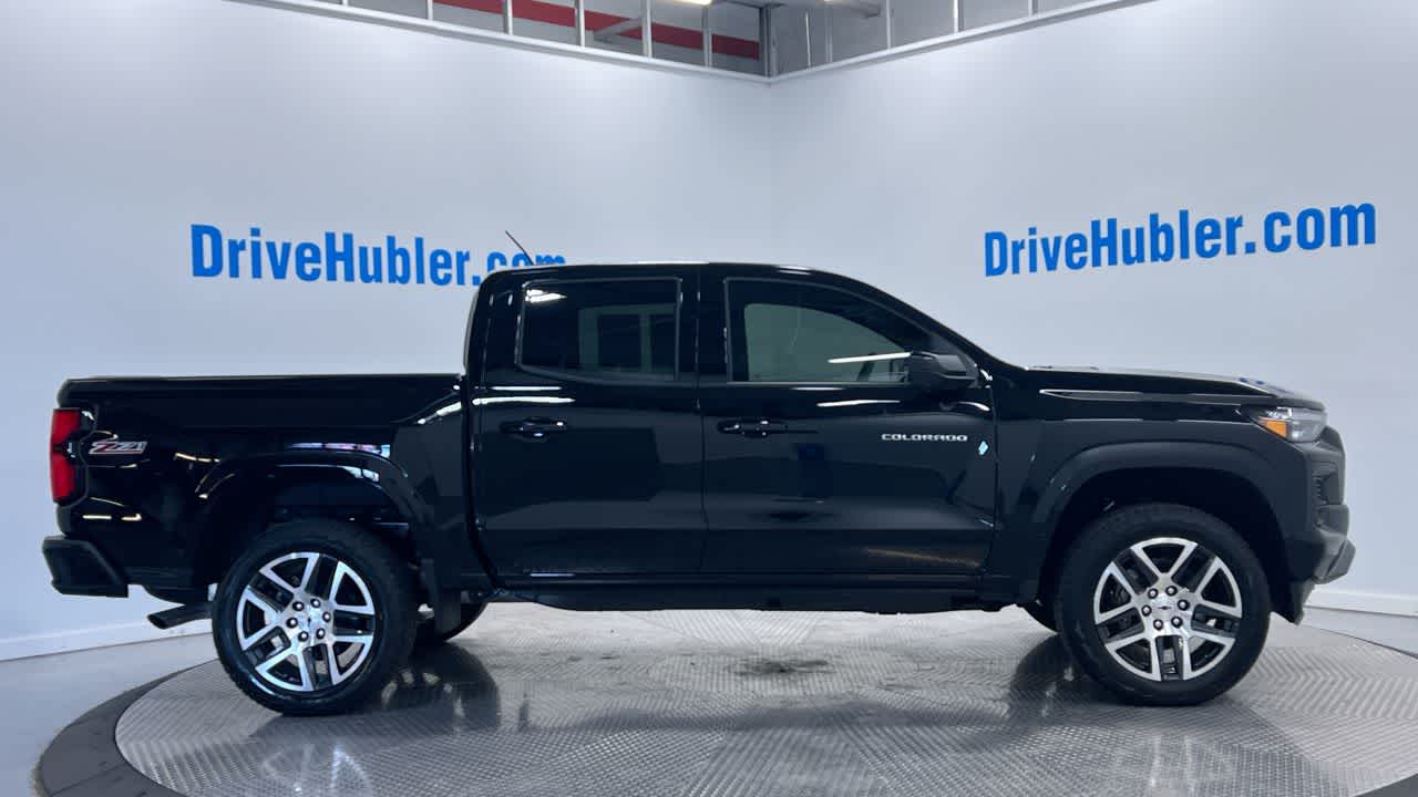 2024 Chevrolet Colorado Z71 photo 2