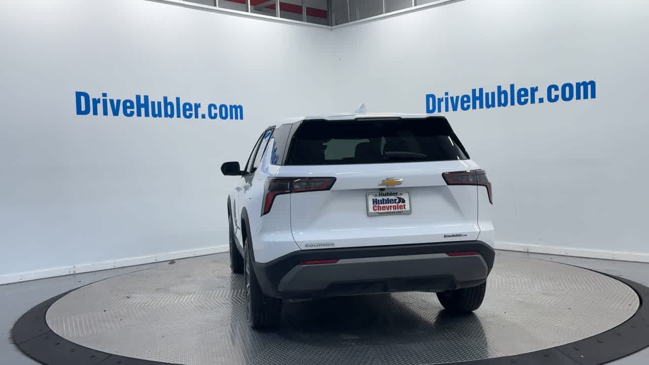 2025 Chevrolet Equinox LT photo 2
