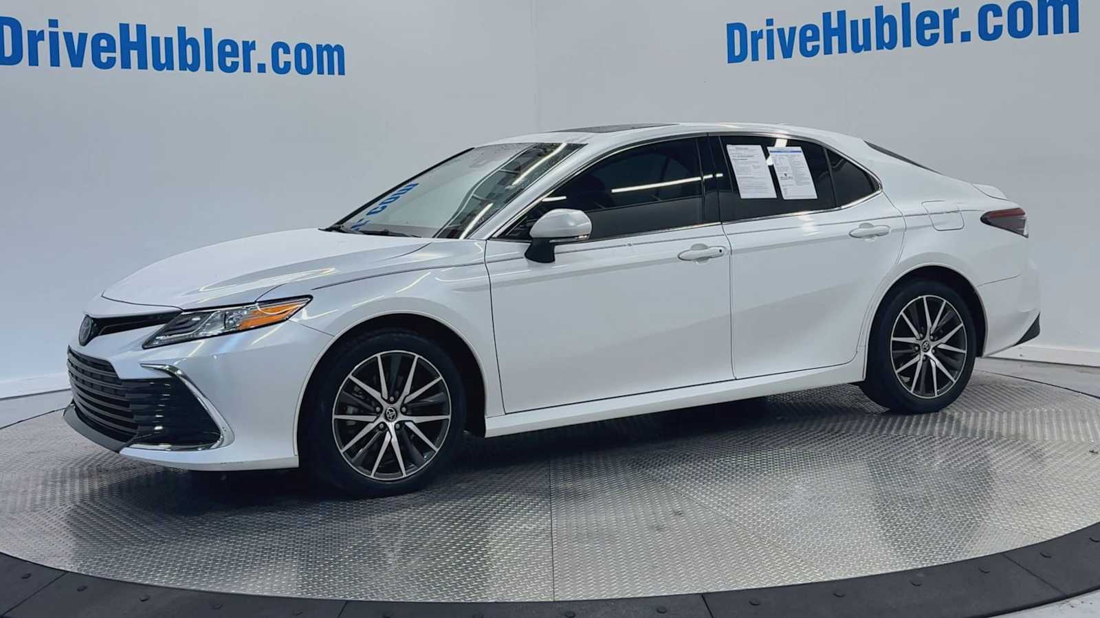 2022 Toyota Camry Hybrid XLE photo 4