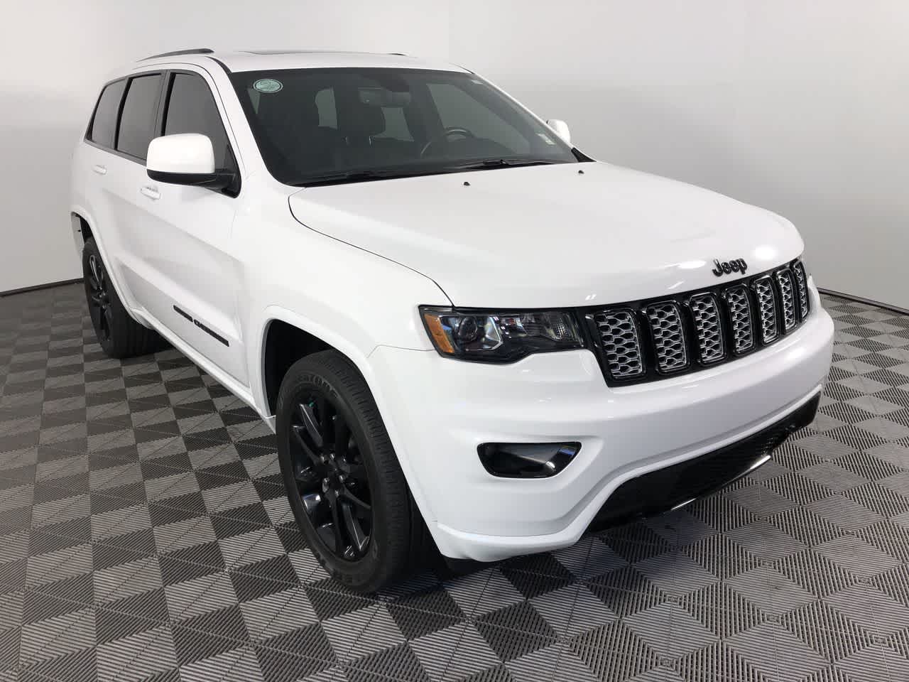 2020 Jeep Grand Cherokee Altitude photo 2
