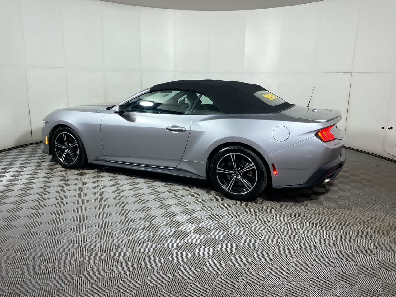 2024 Ford Mustang EcoBoost Premium Convertible photo 4