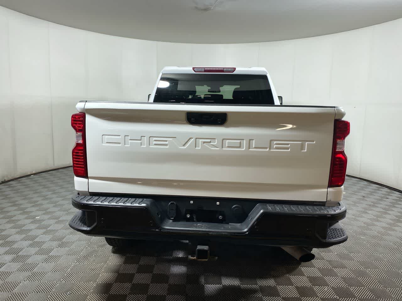 2024 Chevrolet Silverado 2500HD Custom photo 2