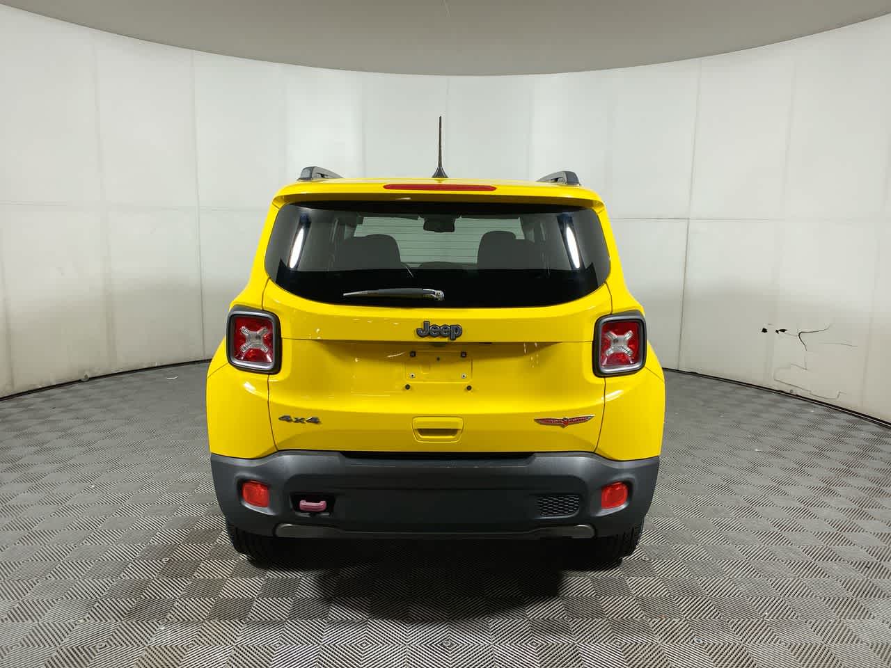 2018 Jeep Renegade Trailhawk photo 3