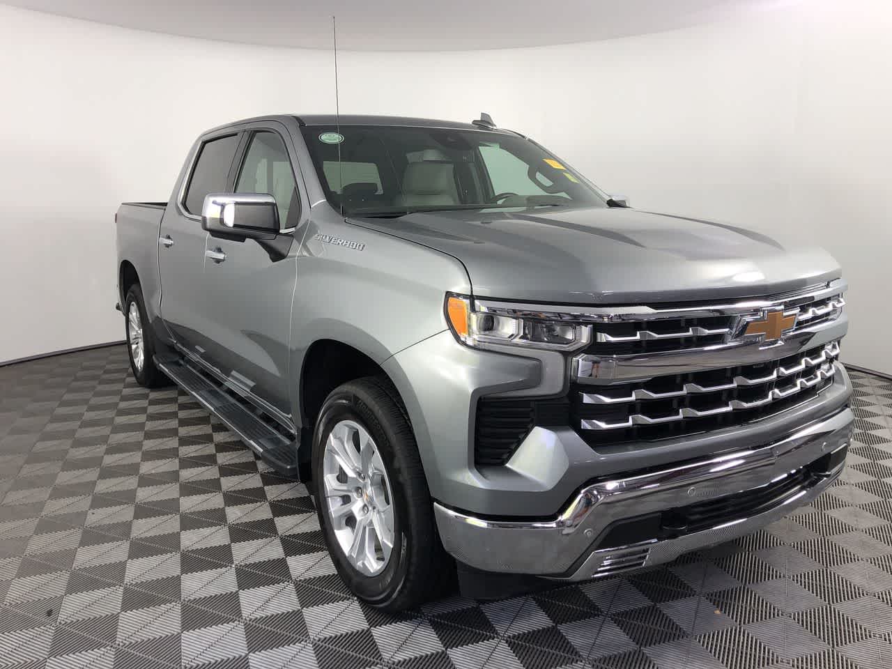 2024 Chevrolet Silverado 1500 LTZ photo 2