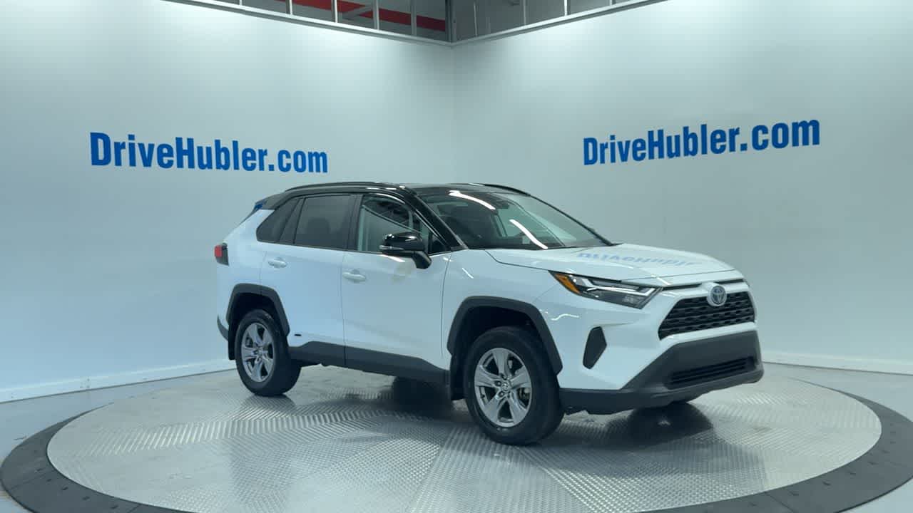 2024 Toyota RAV4 Hybrid XLE photo 4