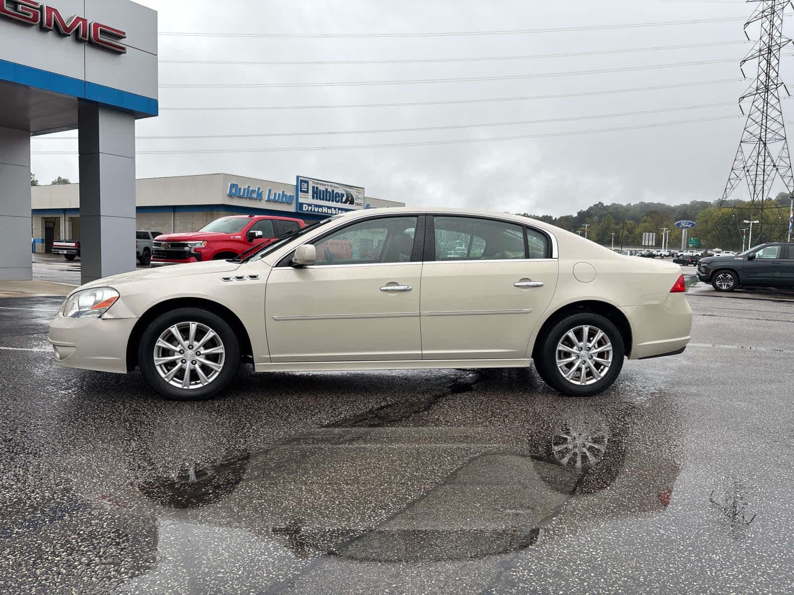 2011 Buick Lucerne CXL photo 2