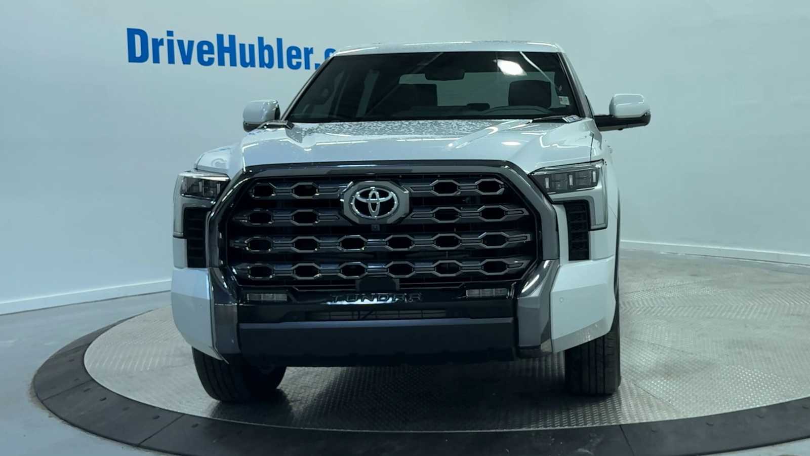 2024 Toyota Tundra Platinum CrewMax photo 3