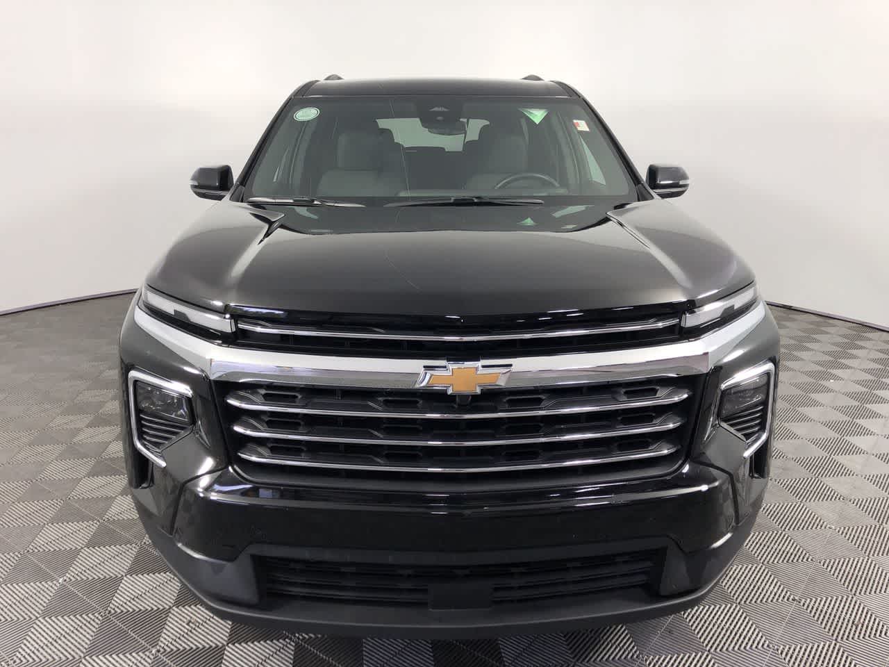 2025 Chevrolet Traverse photo 3