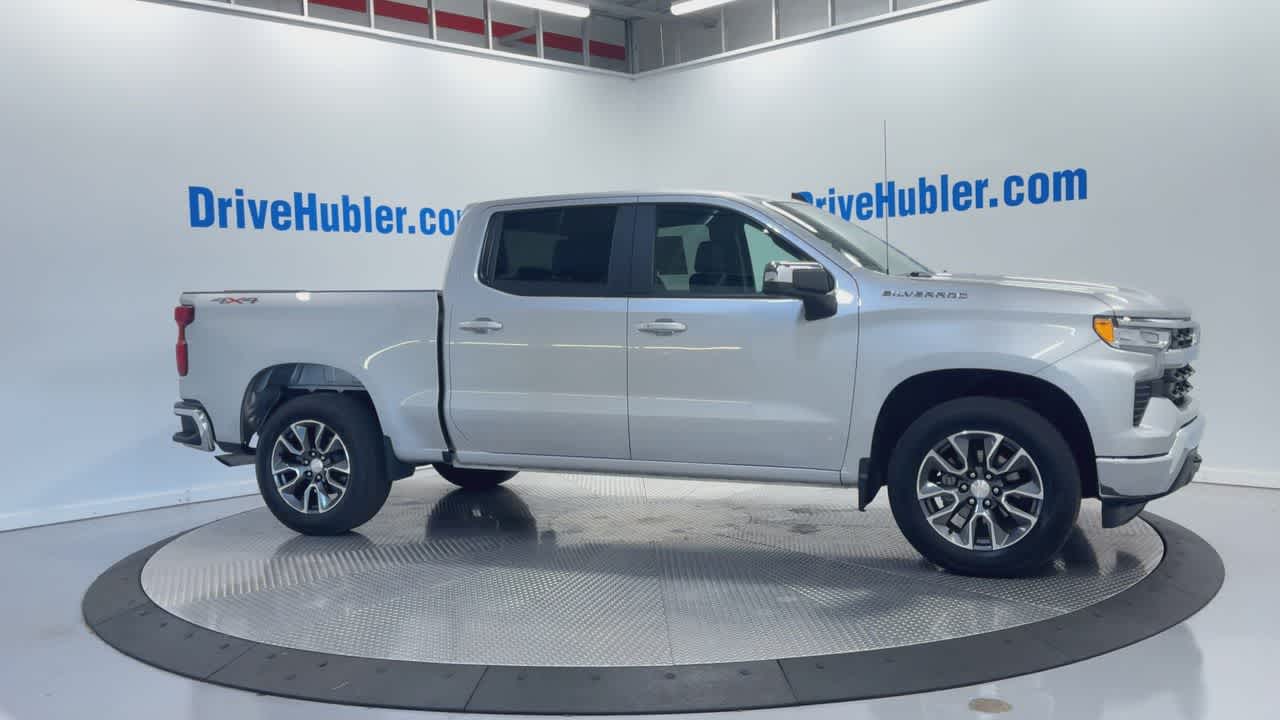 2022 Chevrolet Silverado 1500 LT photo 2