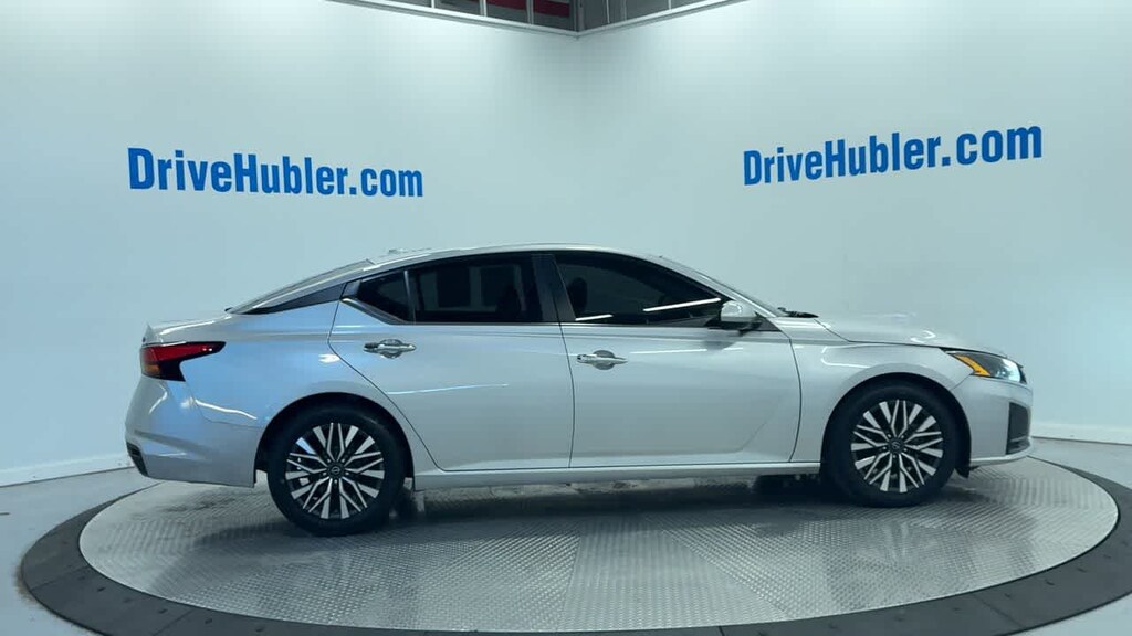 Used 2023 Nissan Altima 2.5 SV Sedan