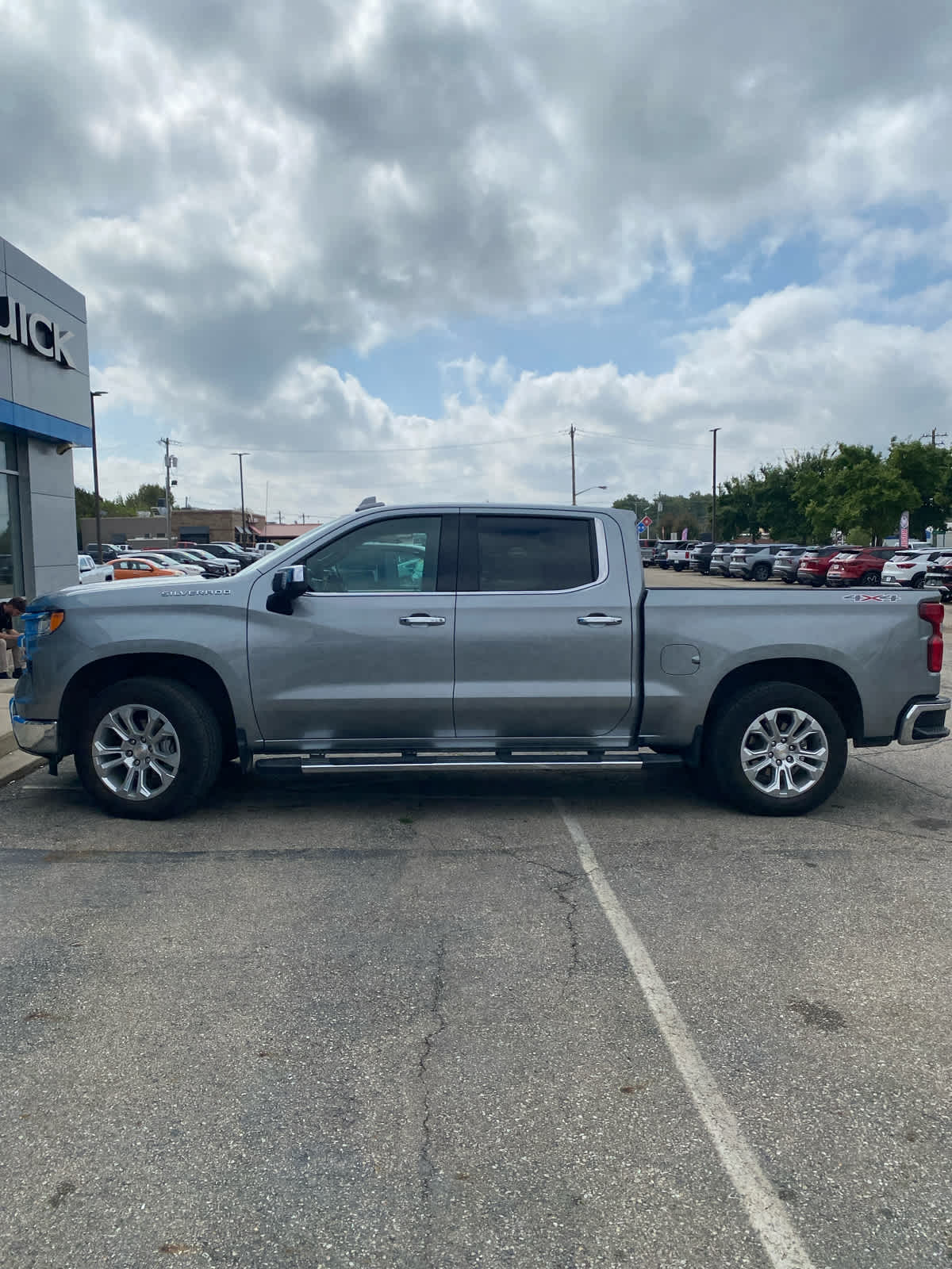 2024 Chevrolet Silverado 1500 LTZ photo 2