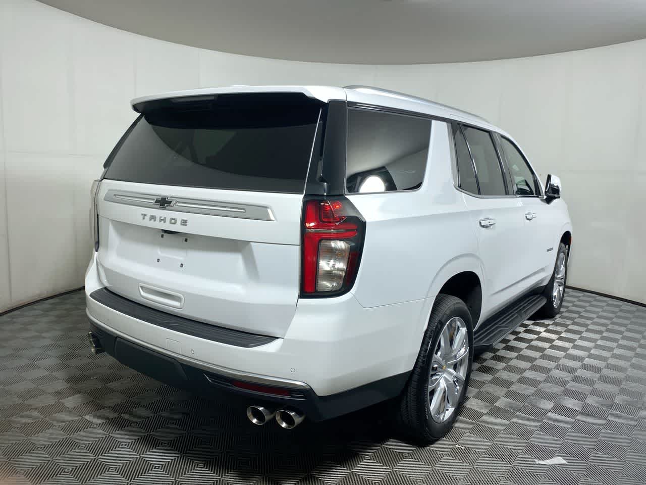 2022 Chevrolet Tahoe High Country photo 2