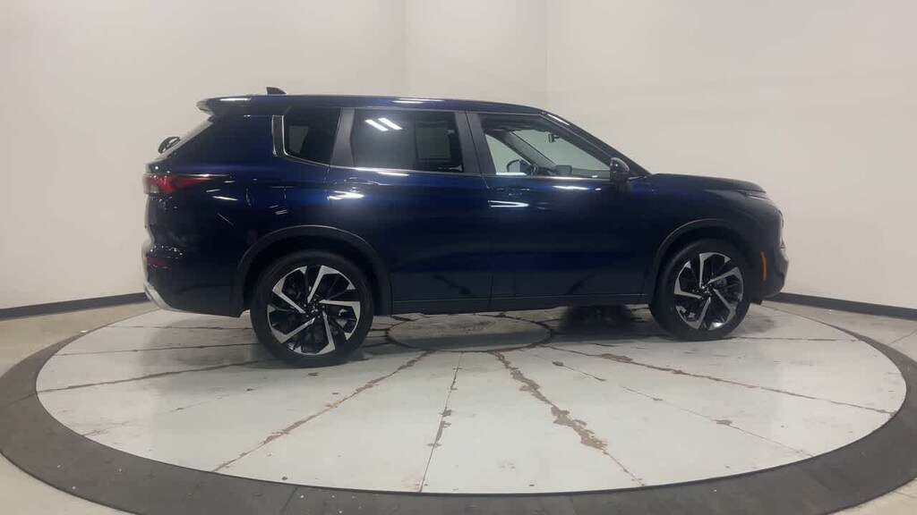 Used 2024 Mitsubishi Outlander SE SUV
