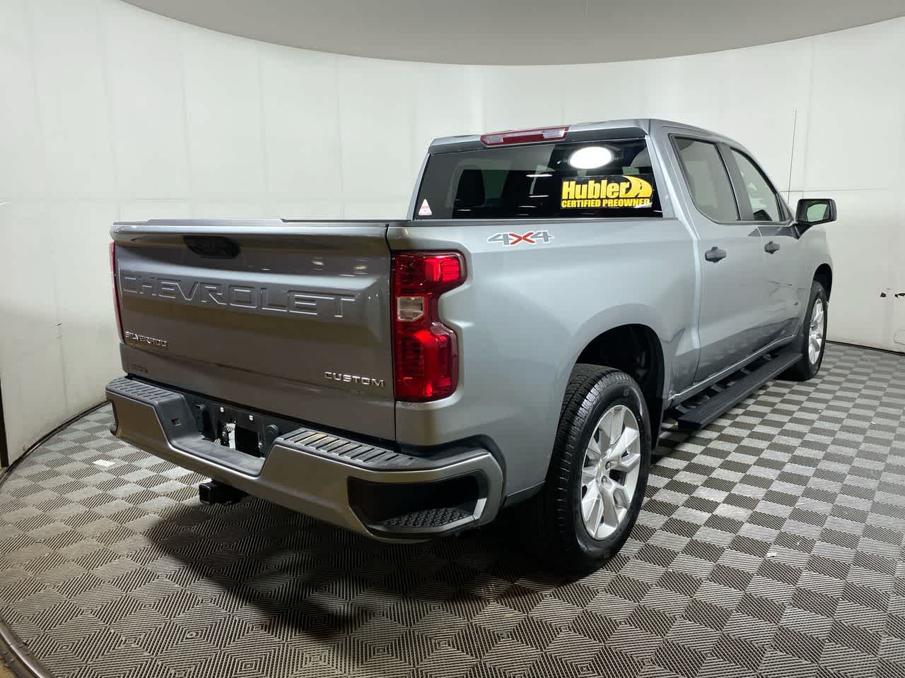 2024 Chevrolet Silverado 1500 Custom photo 2