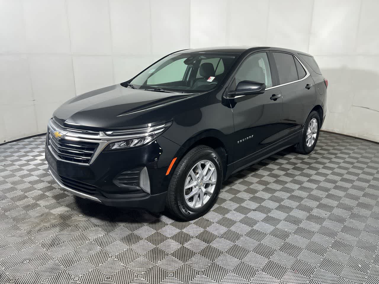 2023 Chevrolet Equinox LT photo 3